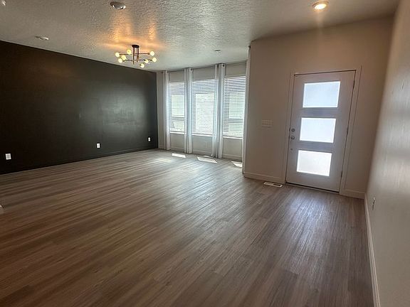 5th image of 937 W Sunspear Dr