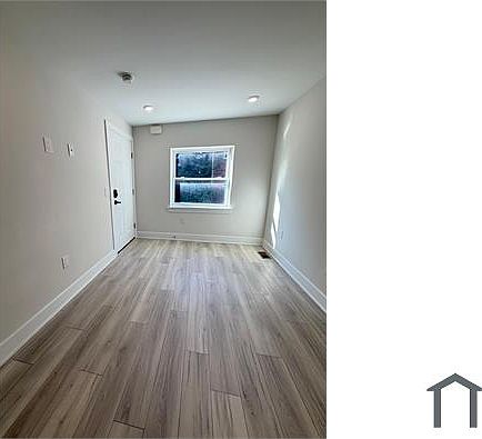 2nd image of 2427 Nicholas St #1