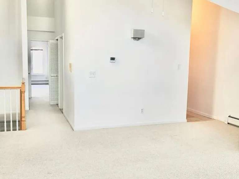 Outlook Ave — Photo 12