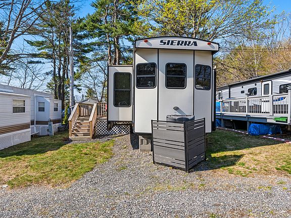2nd image of 2073 Post Road #7T