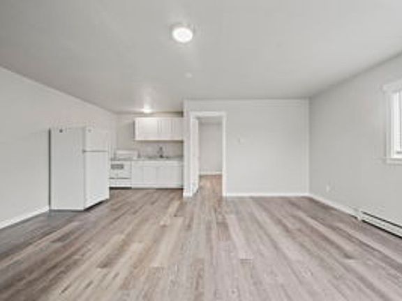 3rd image of 5447 S Tacoma Way
