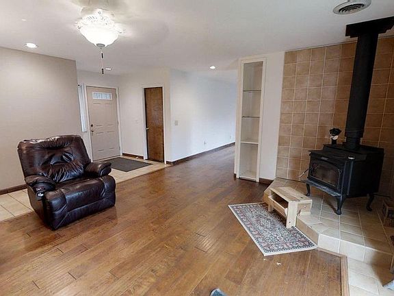 4th image of 1045 Matson Dr