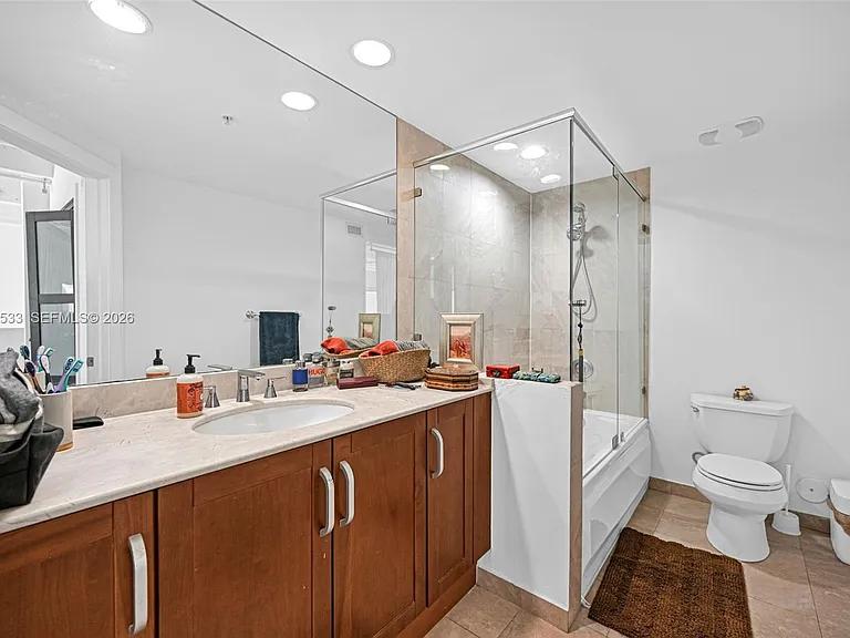 7728 Collins Ave — Photo 4