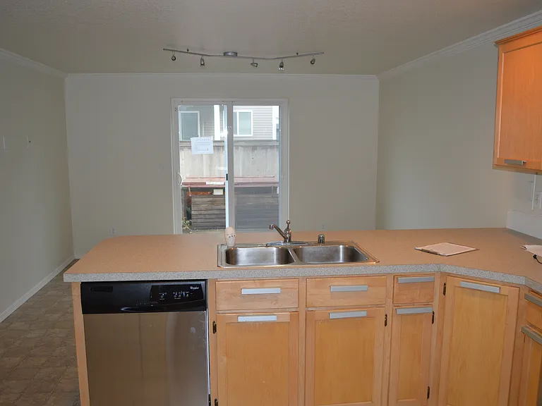 15018 NE 68th Way — Photo 8