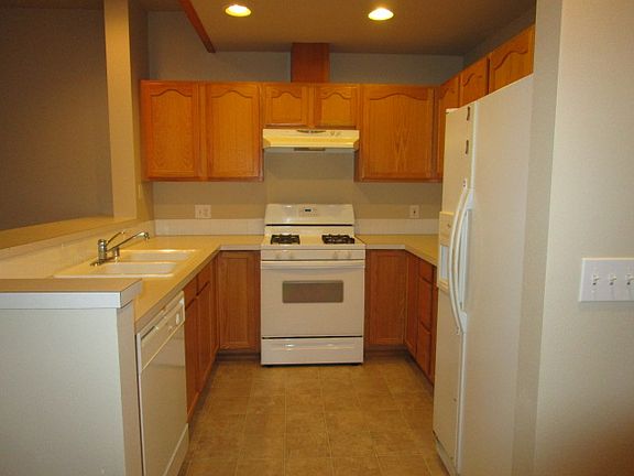 5th image of 418 17th St SE Unit 7E