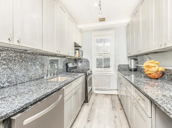 4601 Henry Hudson Parkway West image 4 of 18