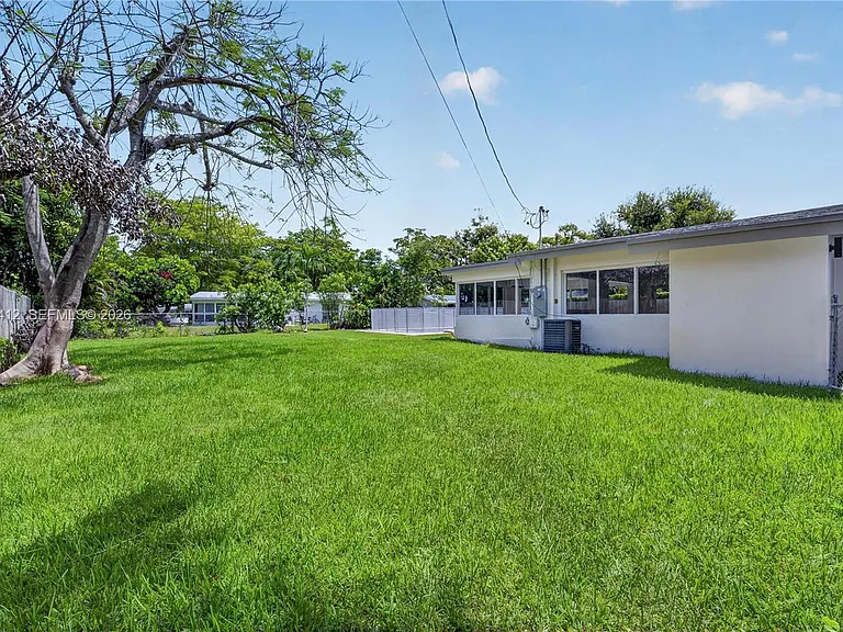 5715 Jackson St — Photo 52