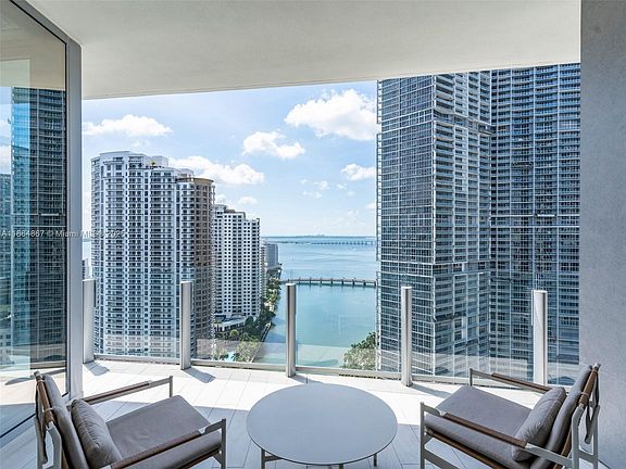 4th image of 300 Biscayne Boulevard Way #2505