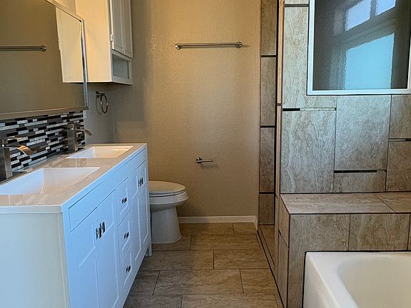 3rd image of 1801 Garden Gate Way