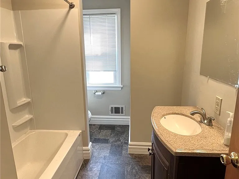 2431 Westside Dr — Photo 11