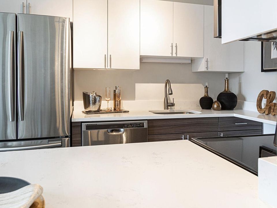 1st image of 7 E Superior St #4205