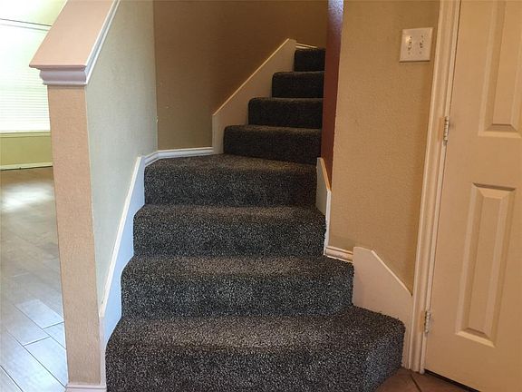 4th image of 9833 Walnut Hill Dr
