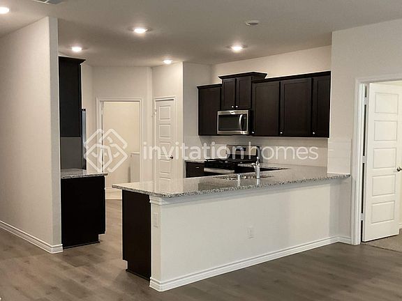 4th image of 7425 Mayplace Dr