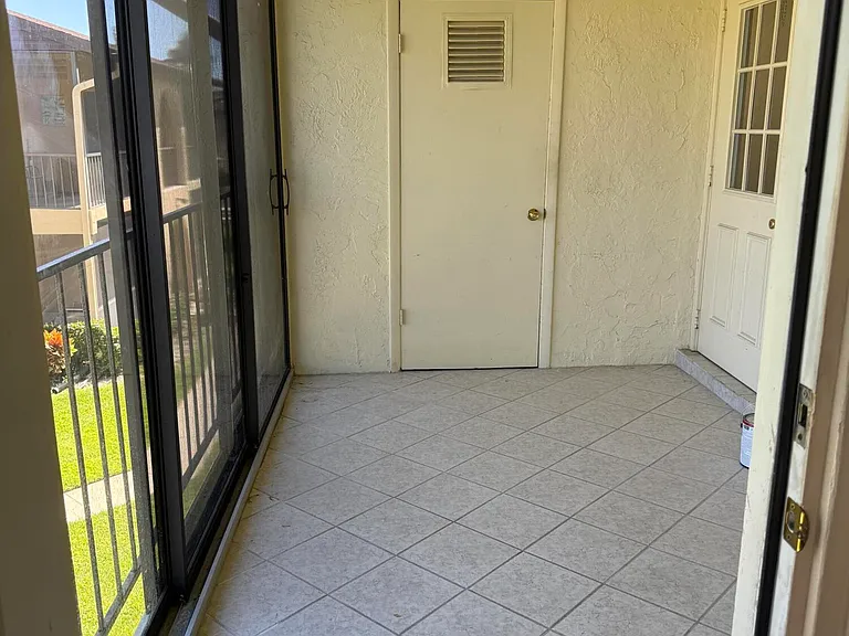 211 Pine Hov Cir #A-2 — Photo 2
