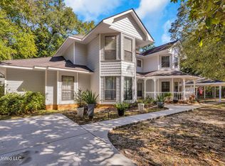 1613 Fairhaven Dr, Gautier, MS 39553