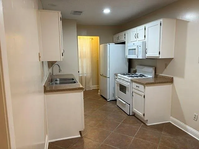 12405 Alderbrook Dr #B — Photo 9