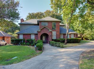 2202 Sand Creek Ct, Arlington, TX 76006