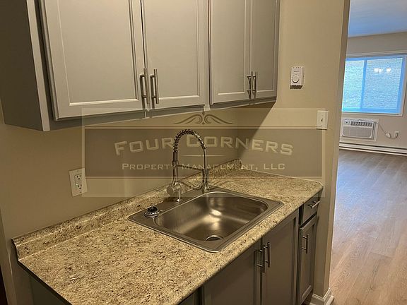 3rd image of 3814 Mosby Dr APT C