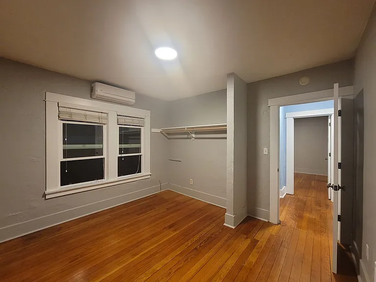 845 W 26th Ave — Photo 11