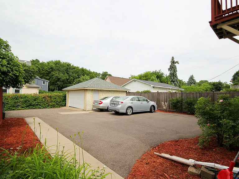 1404 University Ave NE #1 — Photo 18