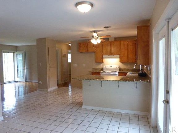 4th image of 6370 Beauclair Dr