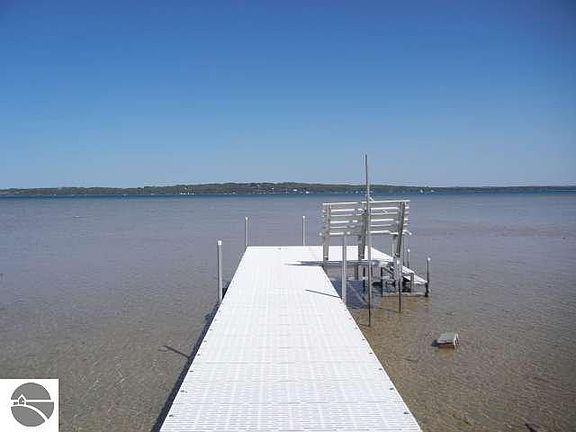 2nd image of 12561 SW Bay Shore Dr