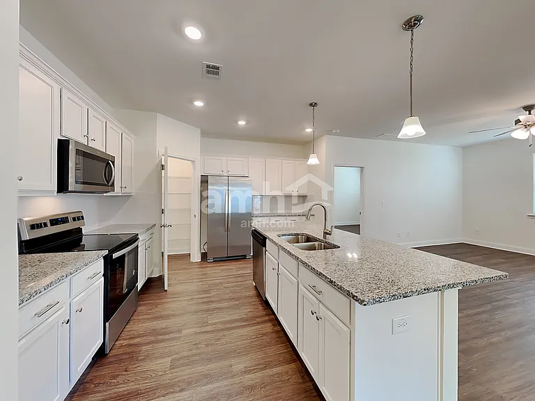 7060 Creeksong Dr — Photo 3