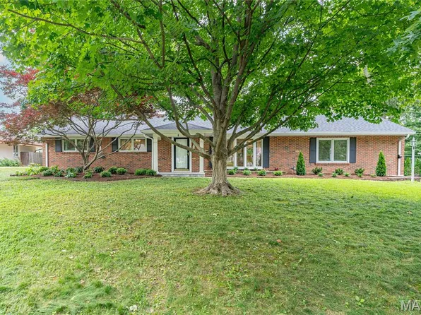 8 Tealwood Dr, Saint Louis, MO 63141