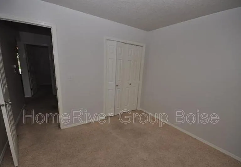 3872 N Weston Ave — Photo 8