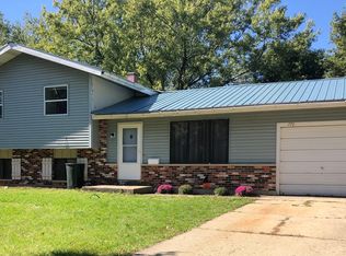 772 Northampton Dr, Crystal Lake, IL 60014