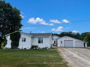 15 Monetville Rd, French River, ON P0M2K0