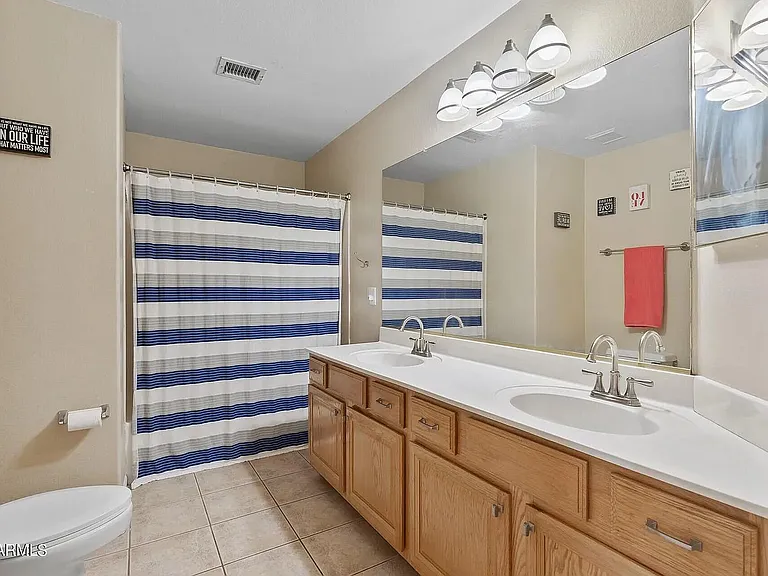 7879 W Kerry Ln — Photo 13