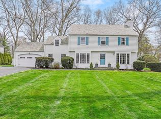 51 Stoneleigh Rd, Fairfield, CT 06825