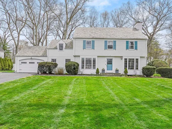 51 Stoneleigh Road, Fairfield, CT 06825