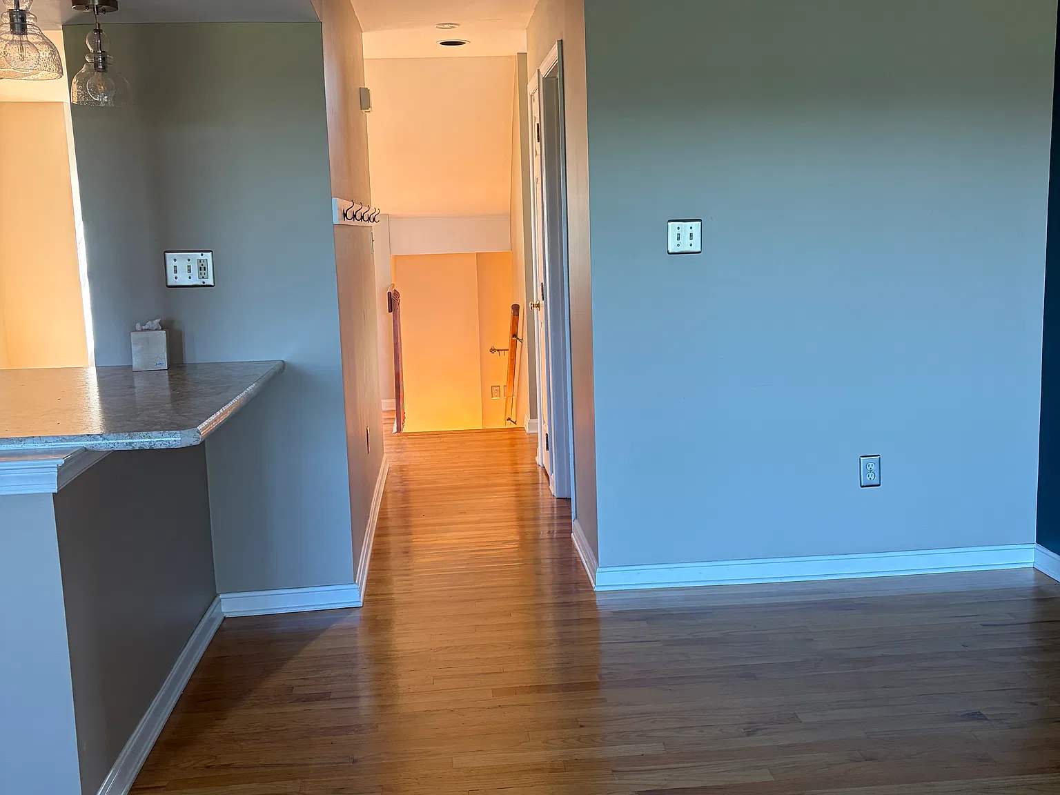 3 bed, 2000 sqft, $2,395 — Photo 2