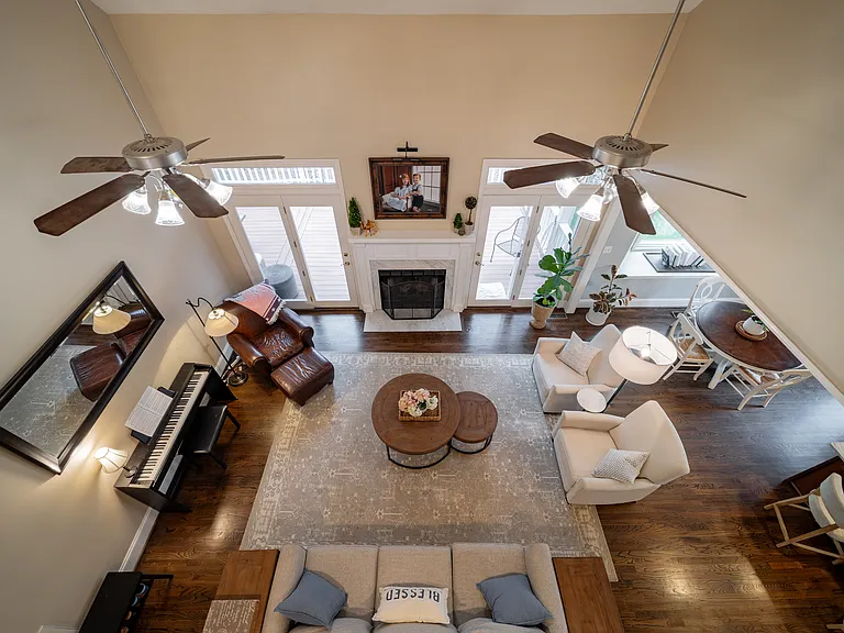 (previous photo showing furnishings that have now been removed)
