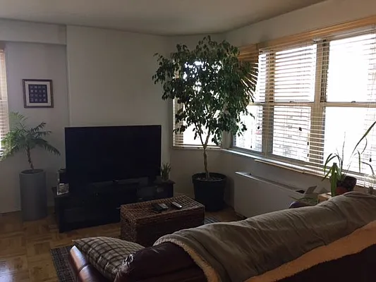 Sold by Real Estate Investors Group LLC | media 8