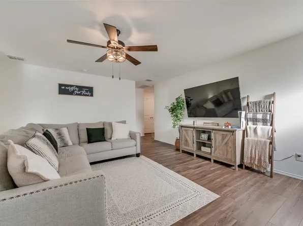 5806 Grindstone Dr, Forney, TX 75126