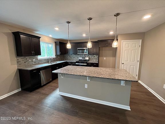 4th image of 2884 WINDSOR LAKE Way