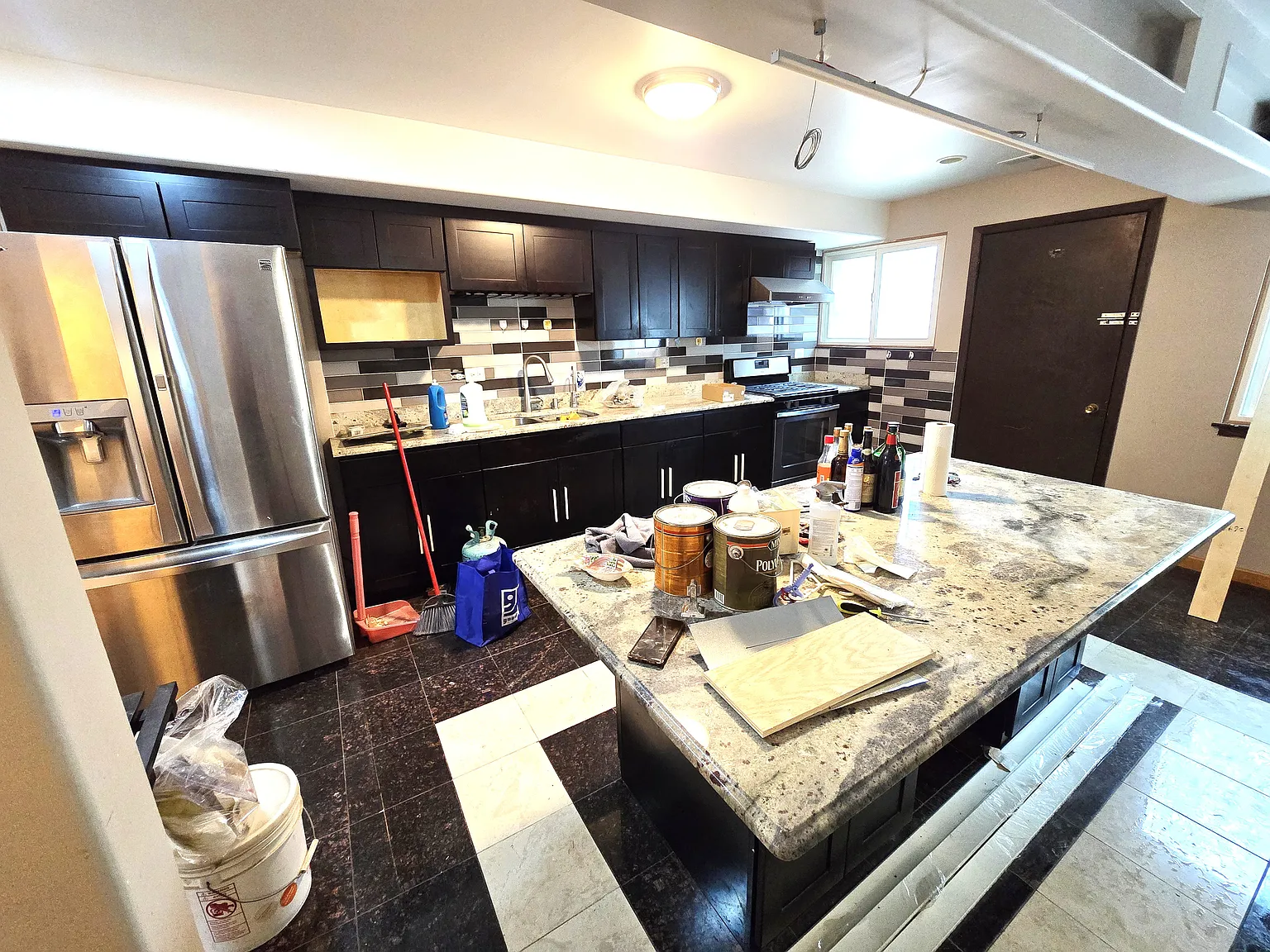 3 bed, $2,500 — Photo 2
