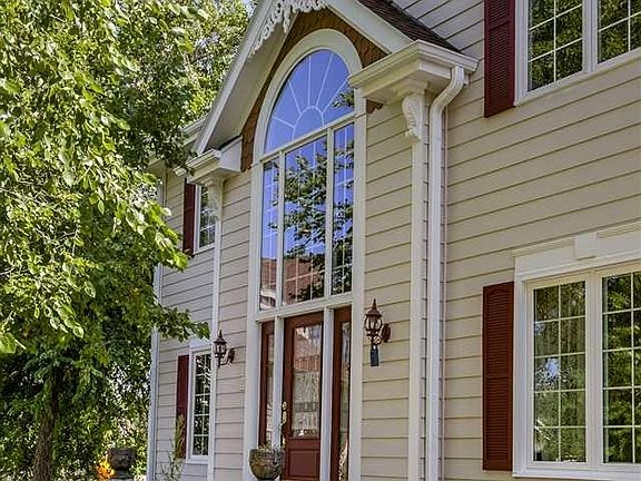 2nd image of 14008 Saratoga Cir