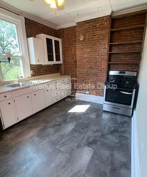 4950 Magnolia Ave #2 — Photo 8