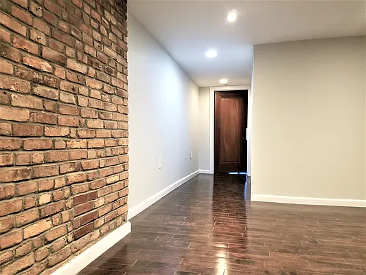 Rented by The Hamilton Group | media 10