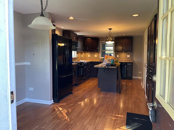 2nd image of 615 E Division St