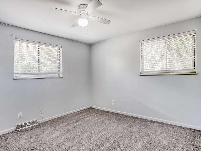 377 Depew St — Photo 8
