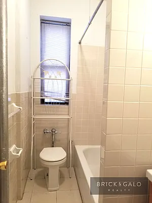 Rented by BRICK & GALO REALTY CORP | media 9