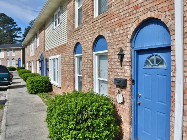 Richmond Hills Apartments