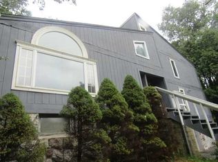 16 Dartantra Dr, Hopewell Junction, NY 12533