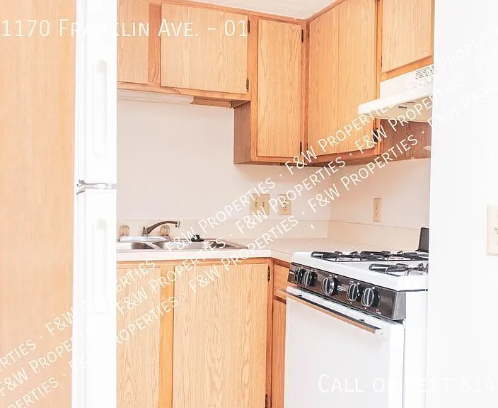 1170 Franklin Ave #1 — Photo 11