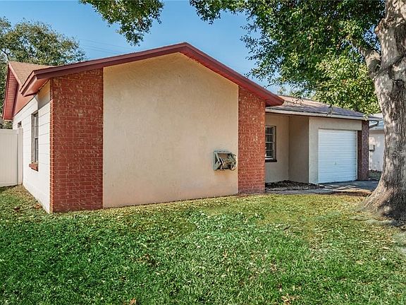 3rd image of 1068 Bridlewood Way